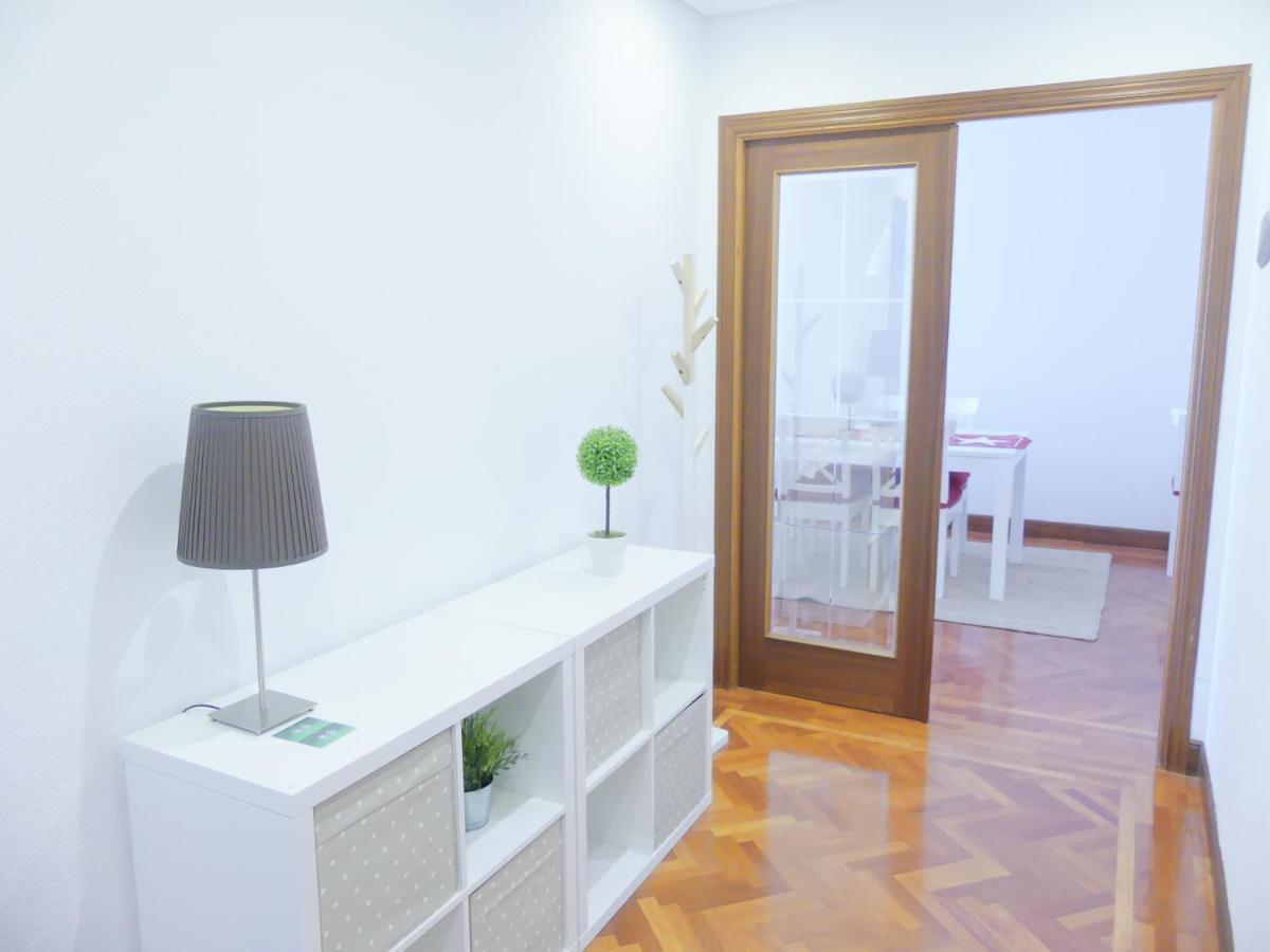 Apartamento Luminoso, Funcional Y Amplio En Zona Hospitalaria Pamplona Eksteriør bilde