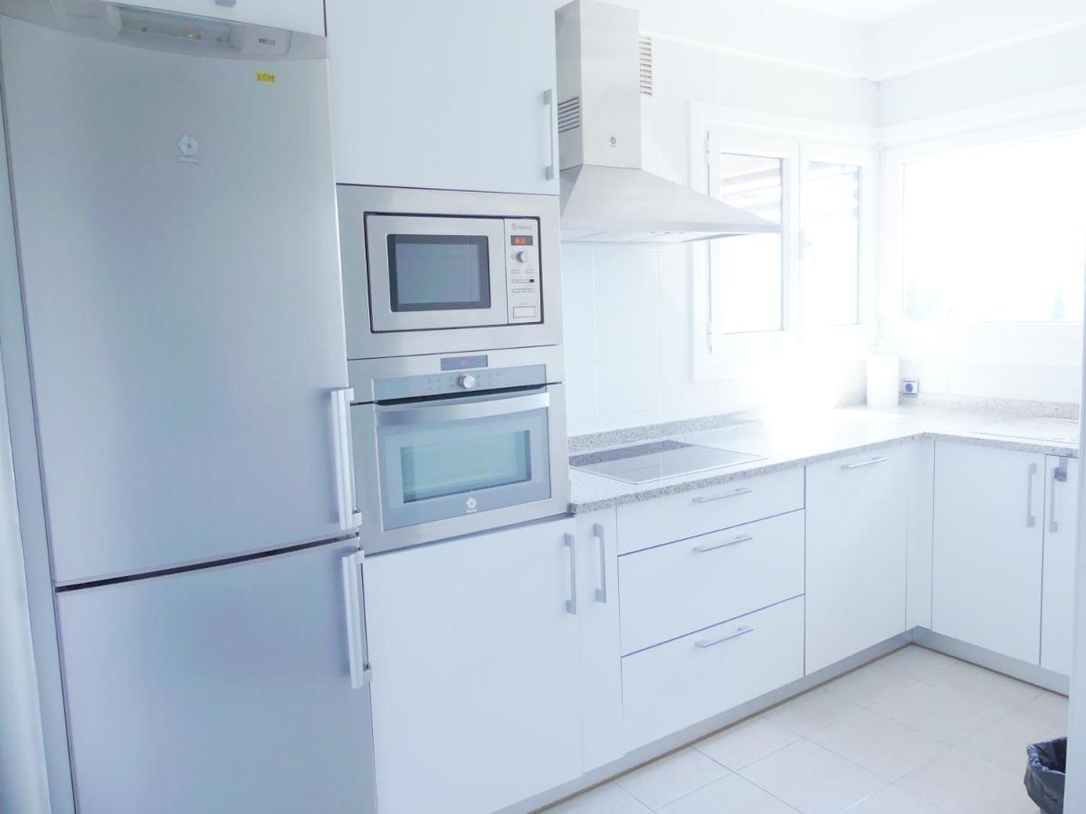 Apartamento Luminoso, Funcional Y Amplio En Zona Hospitalaria Pamplona Eksteriør bilde